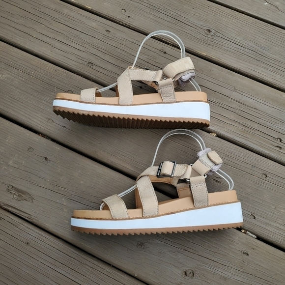 Lucky Brand Idenia Tan Nude Nubuck Suede Leather Platform Buckle Wedge Sandals 9 - Picture 3 of 9